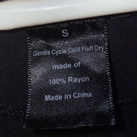 Cute cross pattern top - Picture 4 of 5